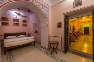 Bedroom, Heritage, Home-stay, Rajasthan, Jaipur, Jaipura Garh, Royal, Palace, Haveli, 200-year-old mansion, queen size bed